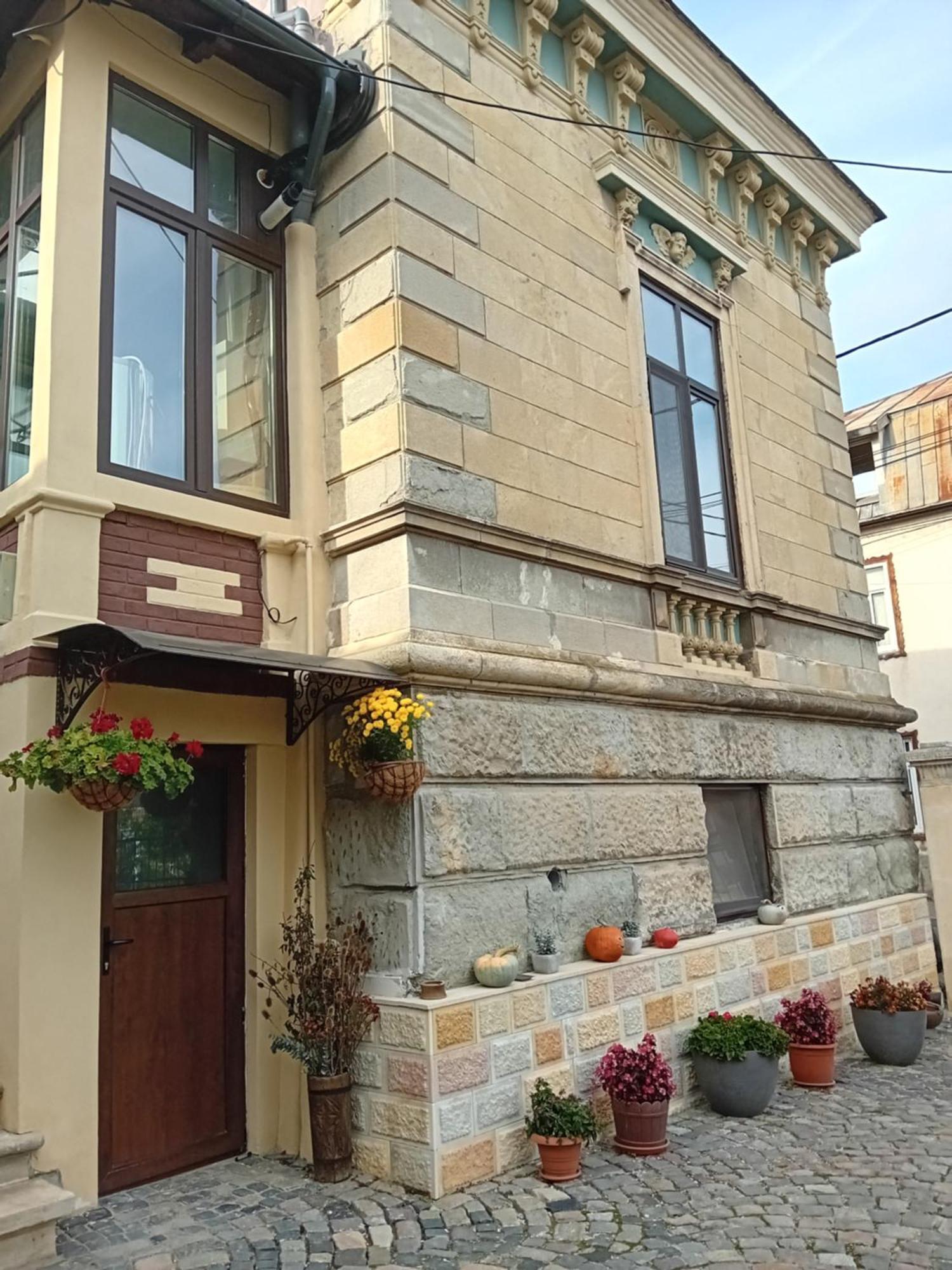 Hotel Casa Continentelor Cîmpulung Exterior foto